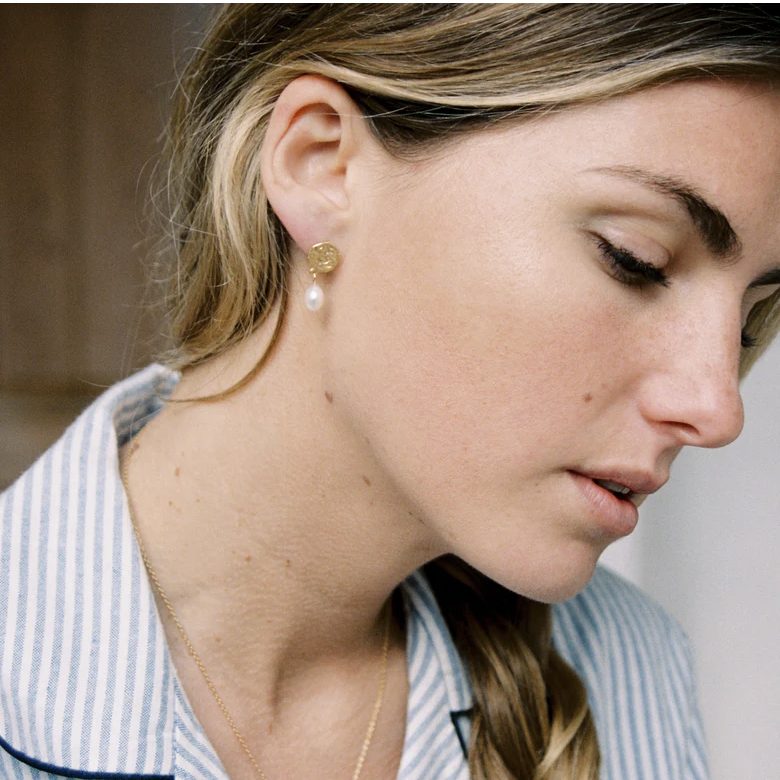 Agapée Tora Gold Pearl Earrings