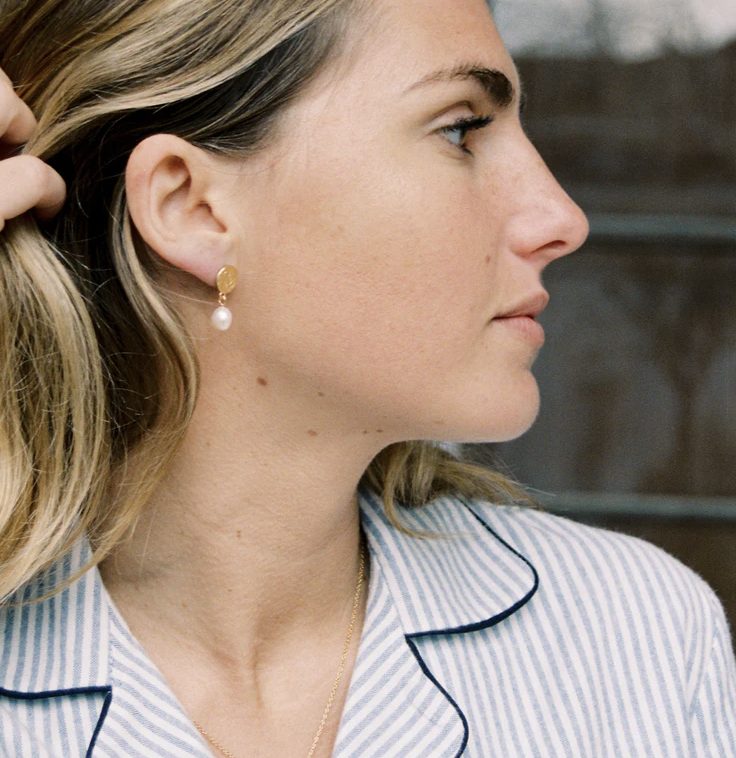 Agapée Tora Gold Pearl Earrings