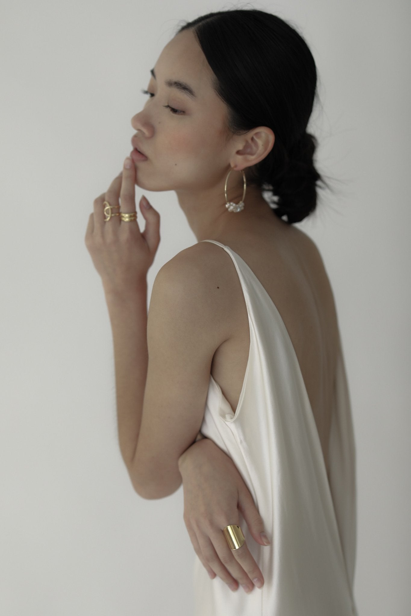 A.B. Ellie Pearl Hoops