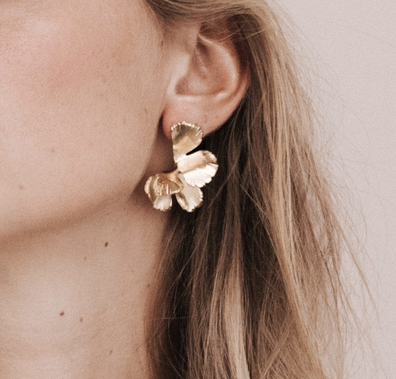 Univers, Gold Floral Earrings by Maison Sabben